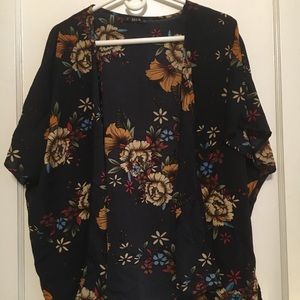 Floral short sleeve kimono